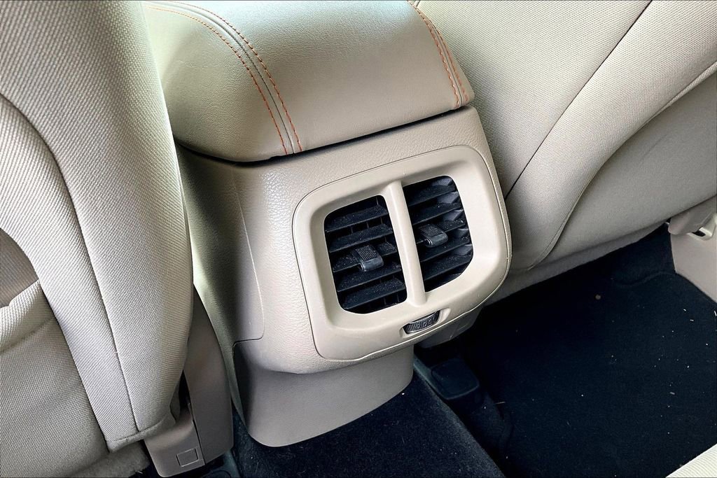 Used 2019 Jeep Cherokee Latitude w/ Popular Appearance Group image 28