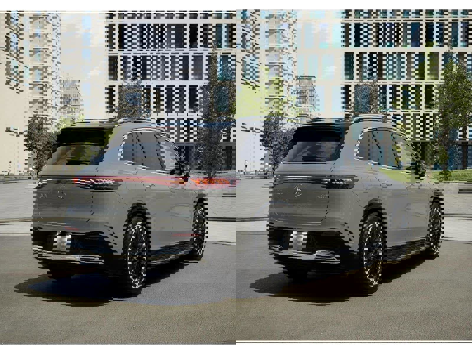 New 2026 Mercedes-Benz EQS 550 4MATIC SUV image 21