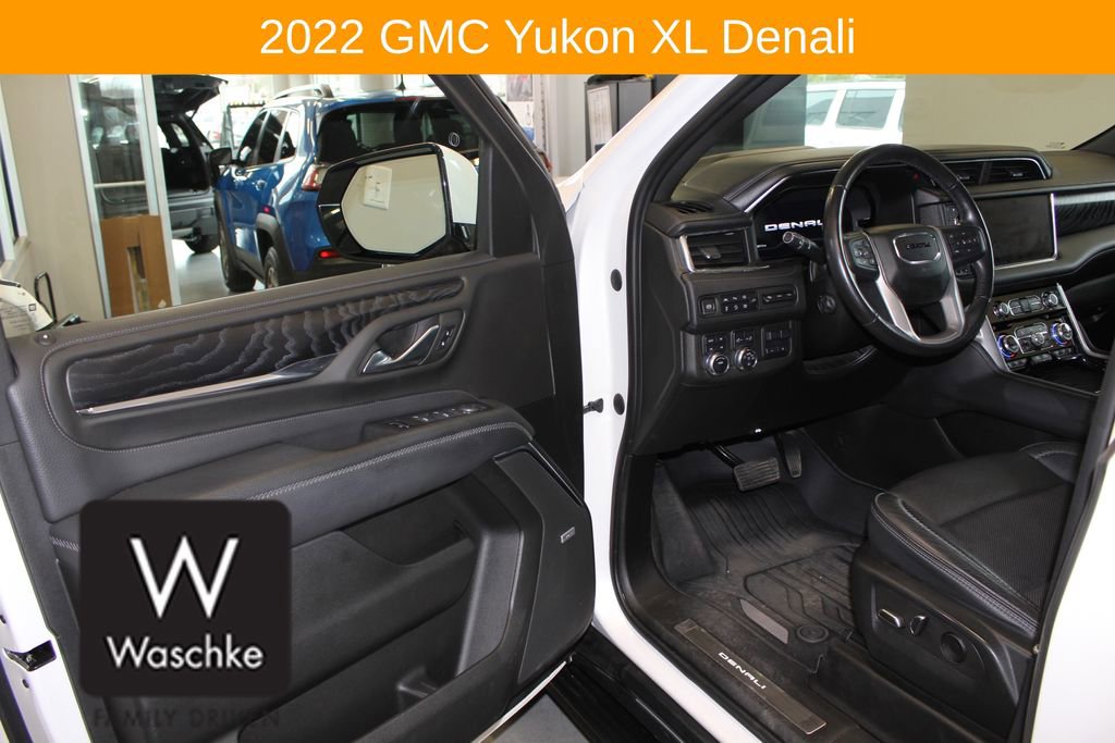 Used 2022 GMC Yukon XL Denali w/ Denali Premium Package AWD/4WD image 16