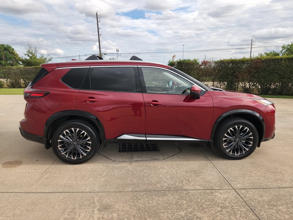 Used 2026 Nissan Rogue Platinum w/ Platinum Premium Package AWD/4WD image 4