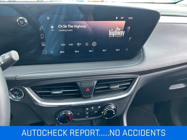 Certified 2024 Buick Encore GX Preferred FWD image 3