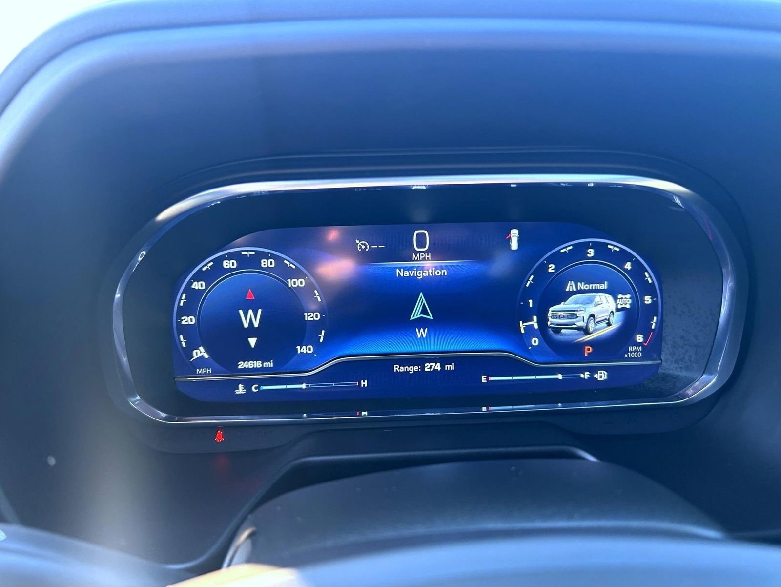 Used 2024 Chevrolet Tahoe Z71 w/ Luxury Package image 13