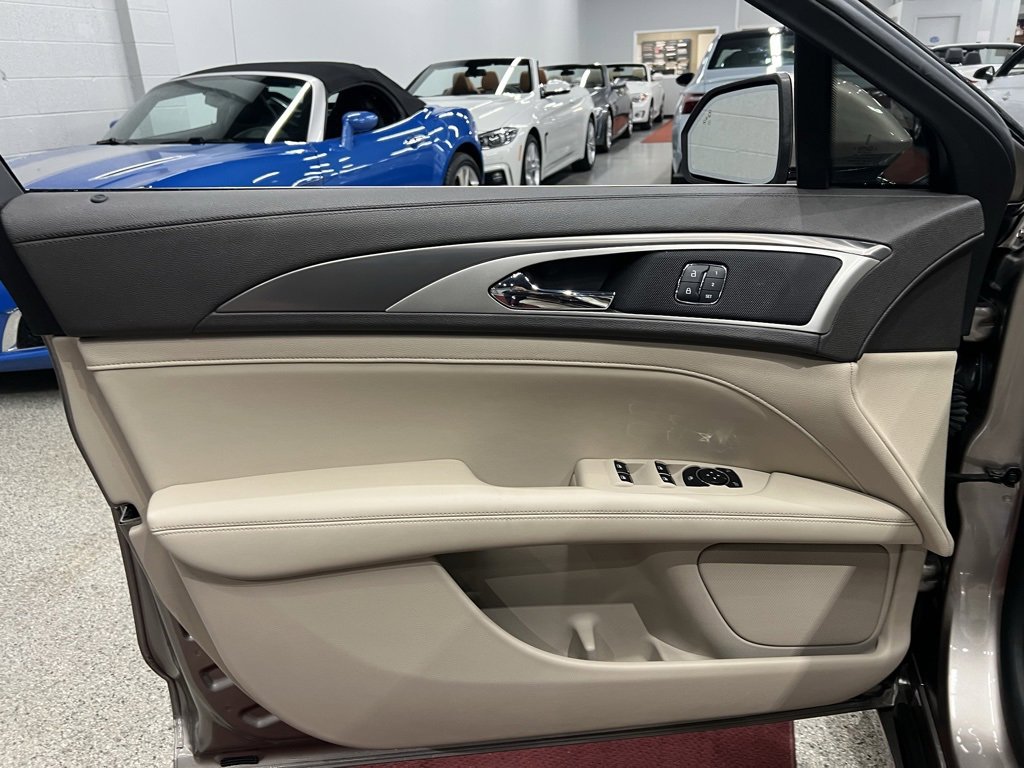 Used 2019 Lincoln MKZ Premiere image 16