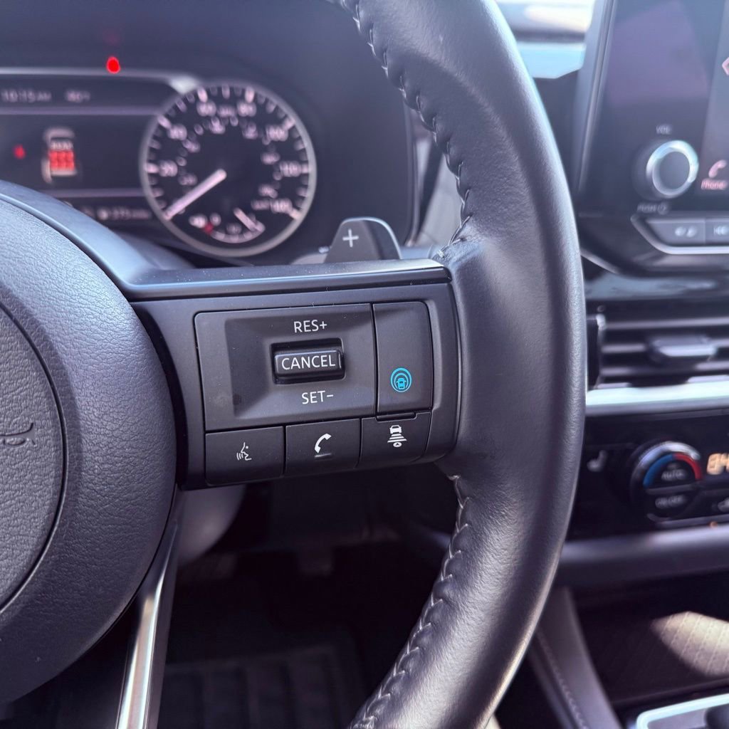 Used 2025 Nissan Pathfinder SV image 15