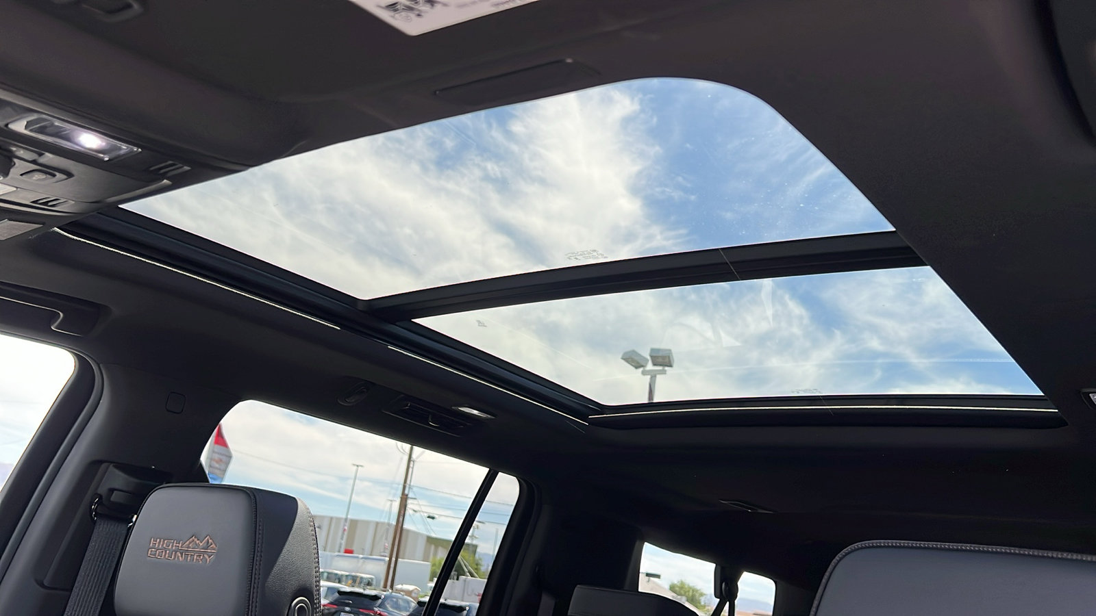 New 2025 Chevrolet Suburban High Country image 33