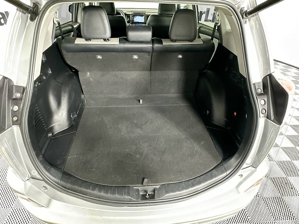 Used 2017 Toyota RAV4 Platinum FWD image 33
