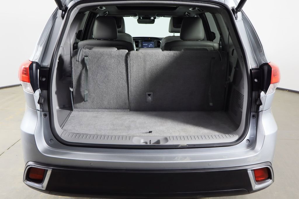 Used 2017 Toyota Highlander Limited image 18