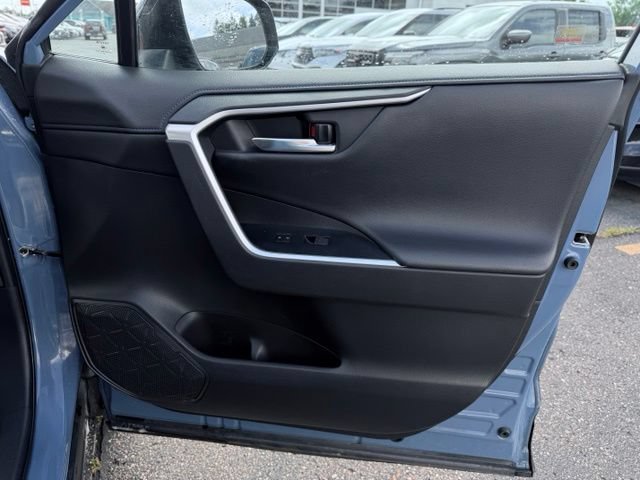 Used 2022 Toyota RAV4 XSE w/ XSE Grade Weather Package AWD/4WD image 17
