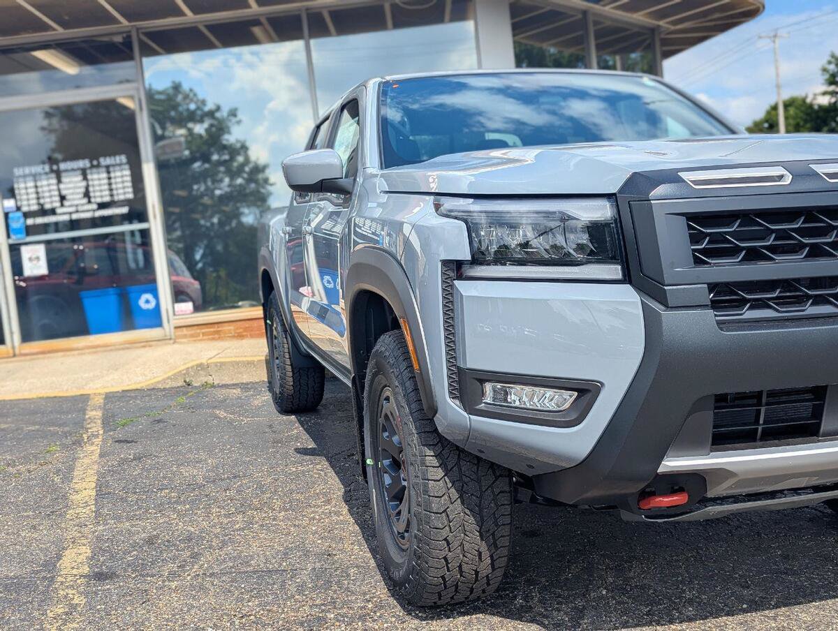 New 2026 Nissan Frontier PRO-4X w/ Tow Package AWD/4WD image 11