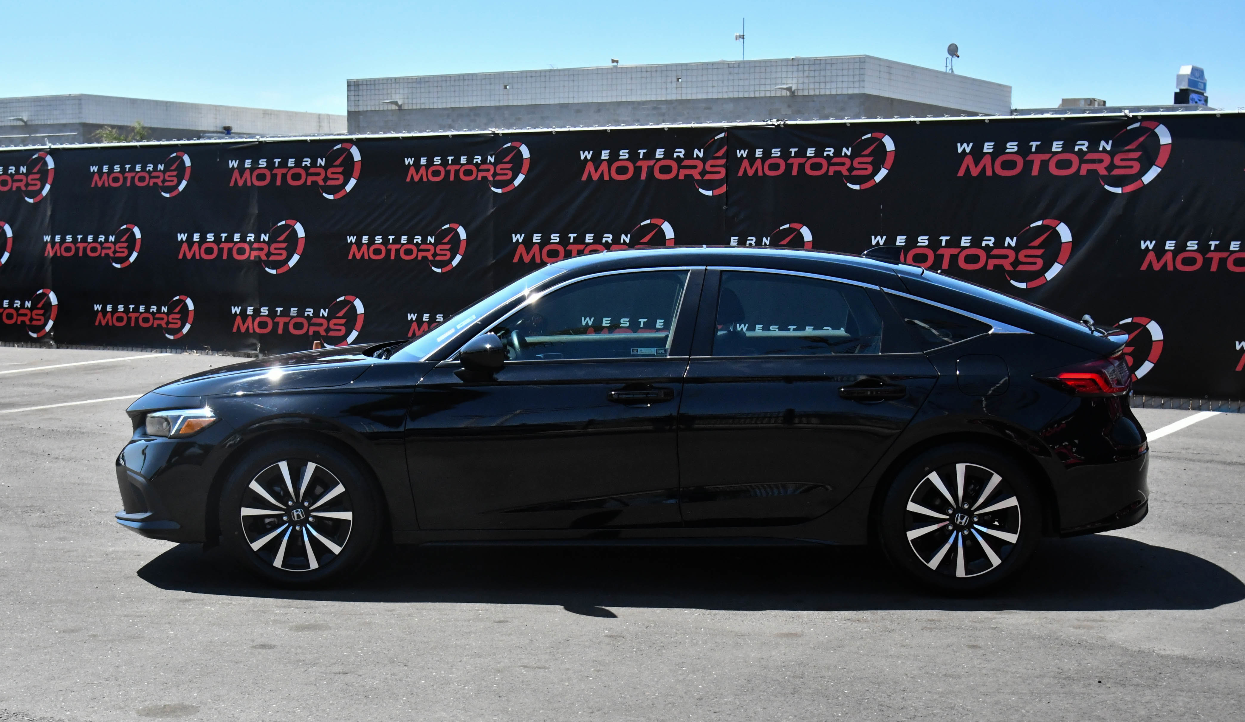 Used 2024 Honda Civic EX-L image 4