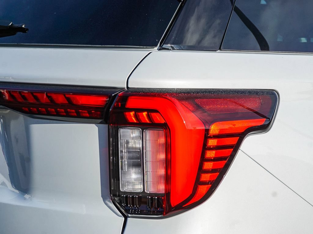 New 2026 Ford Explorer Active RWD image 7