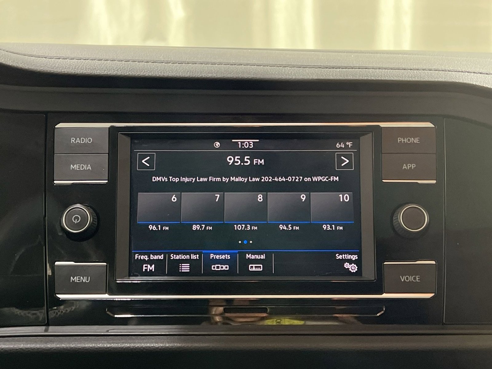 Used 2021 Volkswagen Jetta SE w/ SE Cold Weather Package image 18