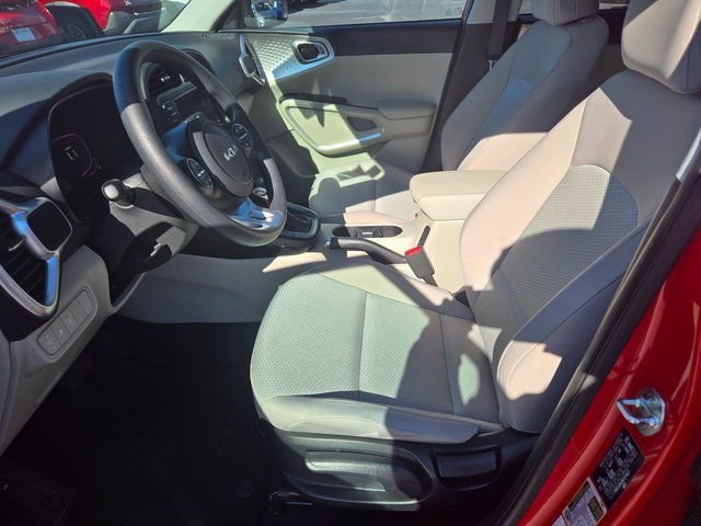 Used 2024 Kia Soul LX w/ Option Group 015 image 6
