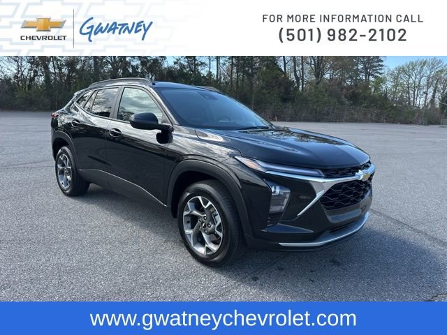 Used 2025 Chevrolet Trax LT w/ LT Convenience Package image 3