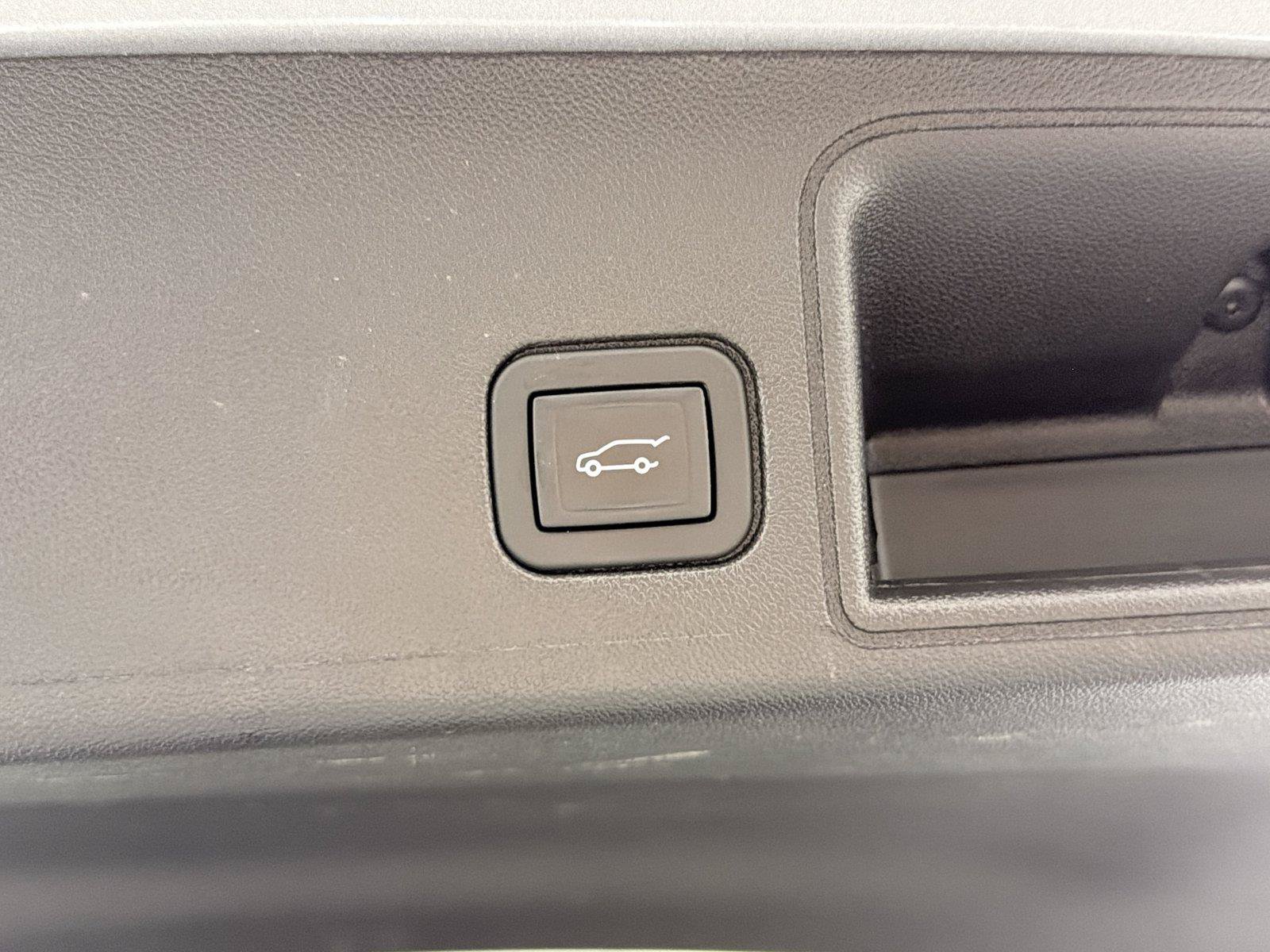 Certified 2024 GMC Terrain AT4 AWD/4WD image 17