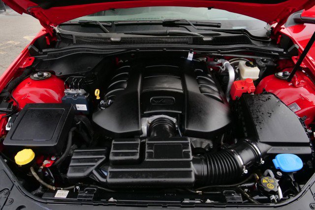 Used 2015 Chevrolet SS / 6.2L V8 / Sunroof / Heated & image 38
