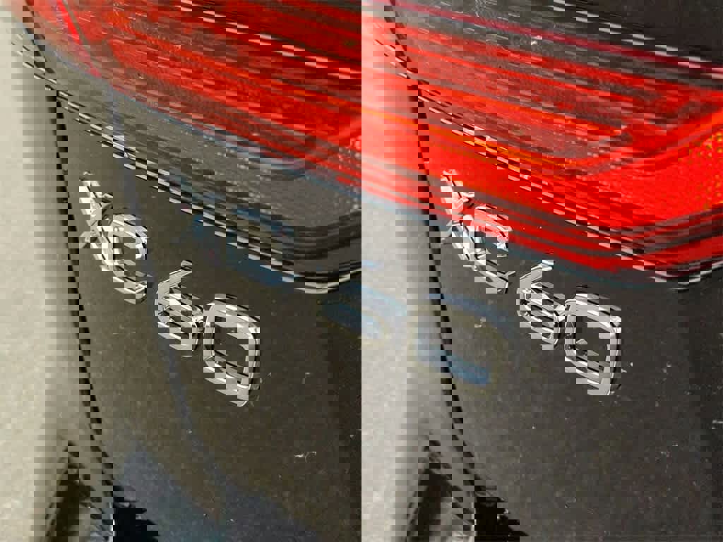 Used 2025 Volvo XC60 T8 Plus w/ Protection Package Premier image 11