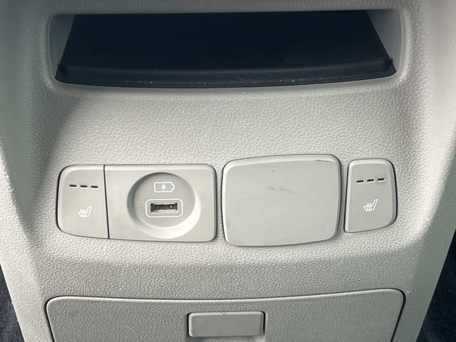Used 2016 Kia Sedona EX FWD image 17