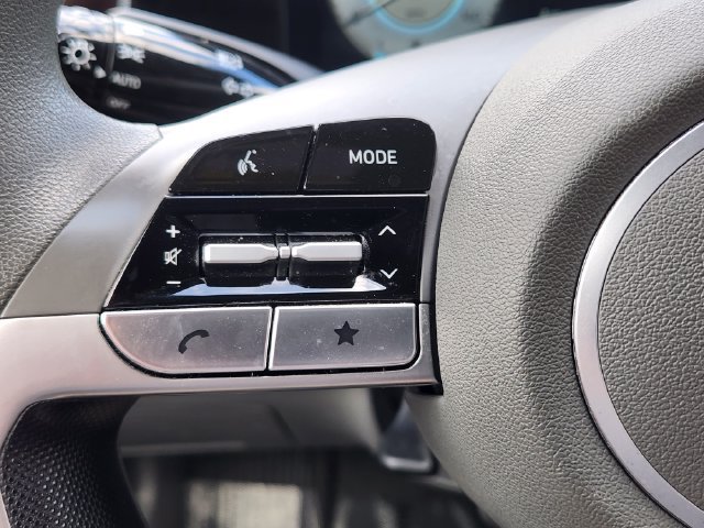 Used 2024 Hyundai Elantra SEL FWD image 28