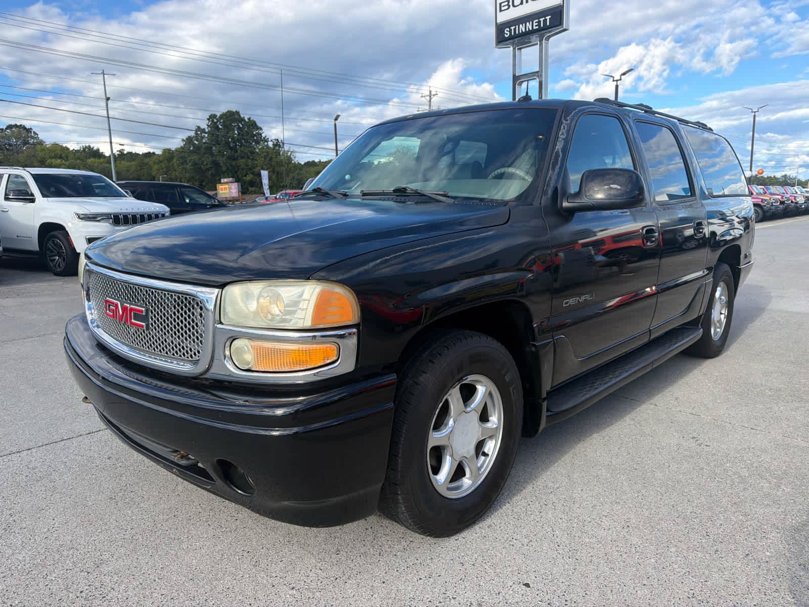 Used 2002 GMC Yukon XL Denali AWD/4WD image 4