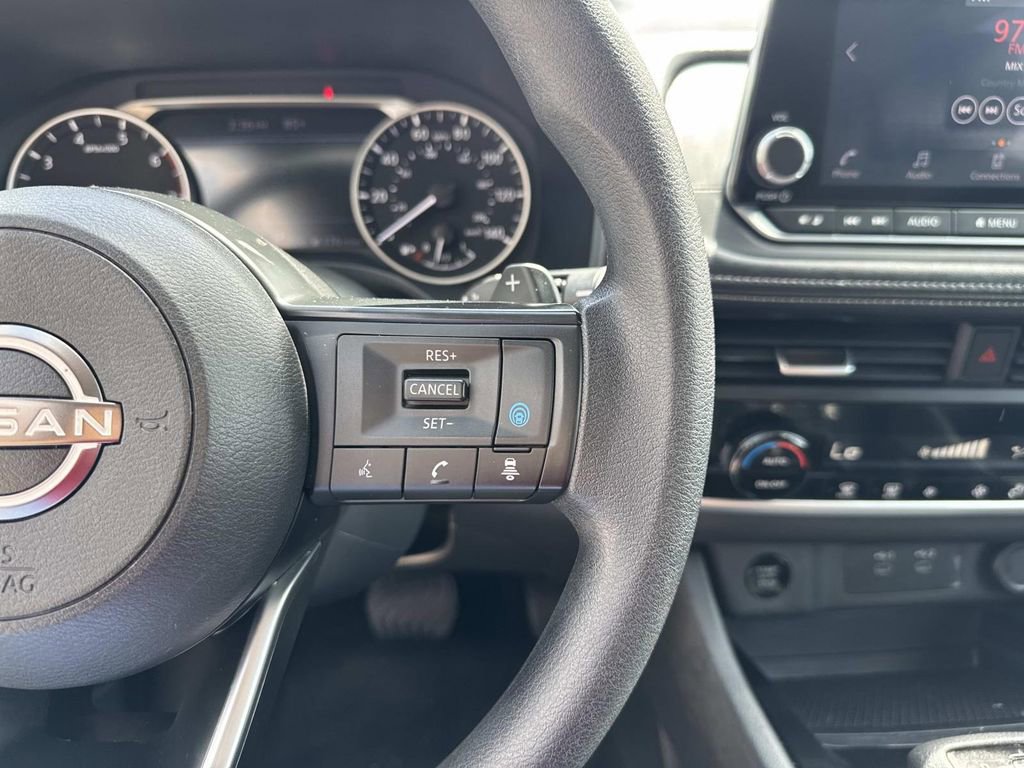 Used 2024 Nissan Rogue SV image 24