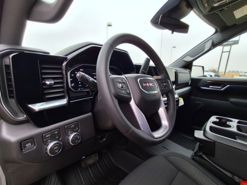 New 2026 GMC Sierra 1500 SLE image 10
