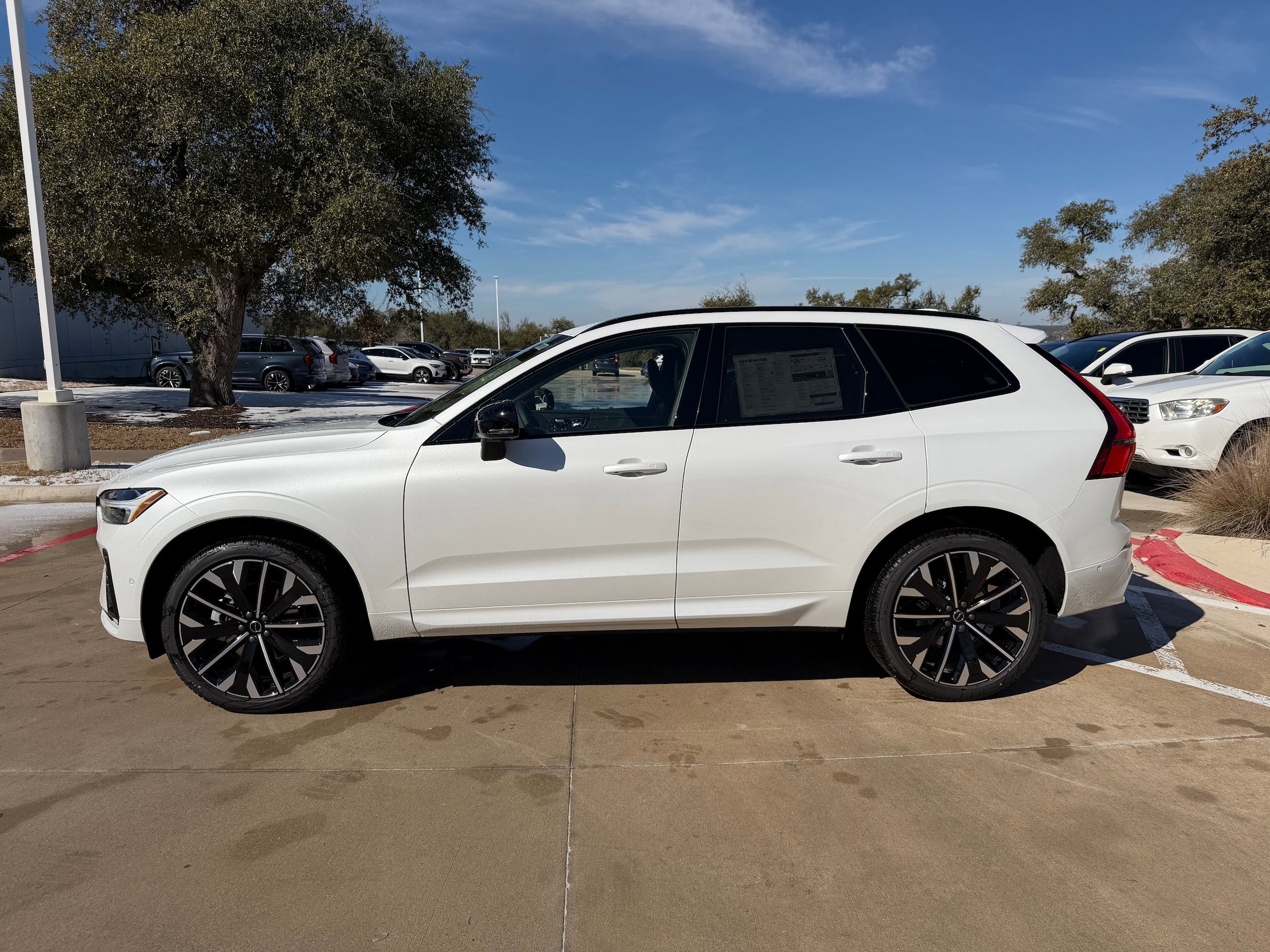 New 2026 Volvo XC60 B5 Ultra w/ Protection Package Premier AWD/4WD image 3