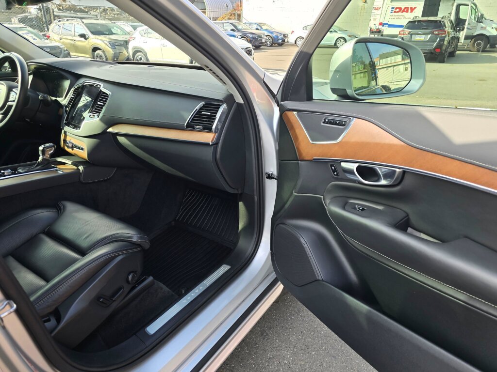 Used 2018 Volvo XC90 T6 Inscription w/ Convenience Package AWD/4WD image 11