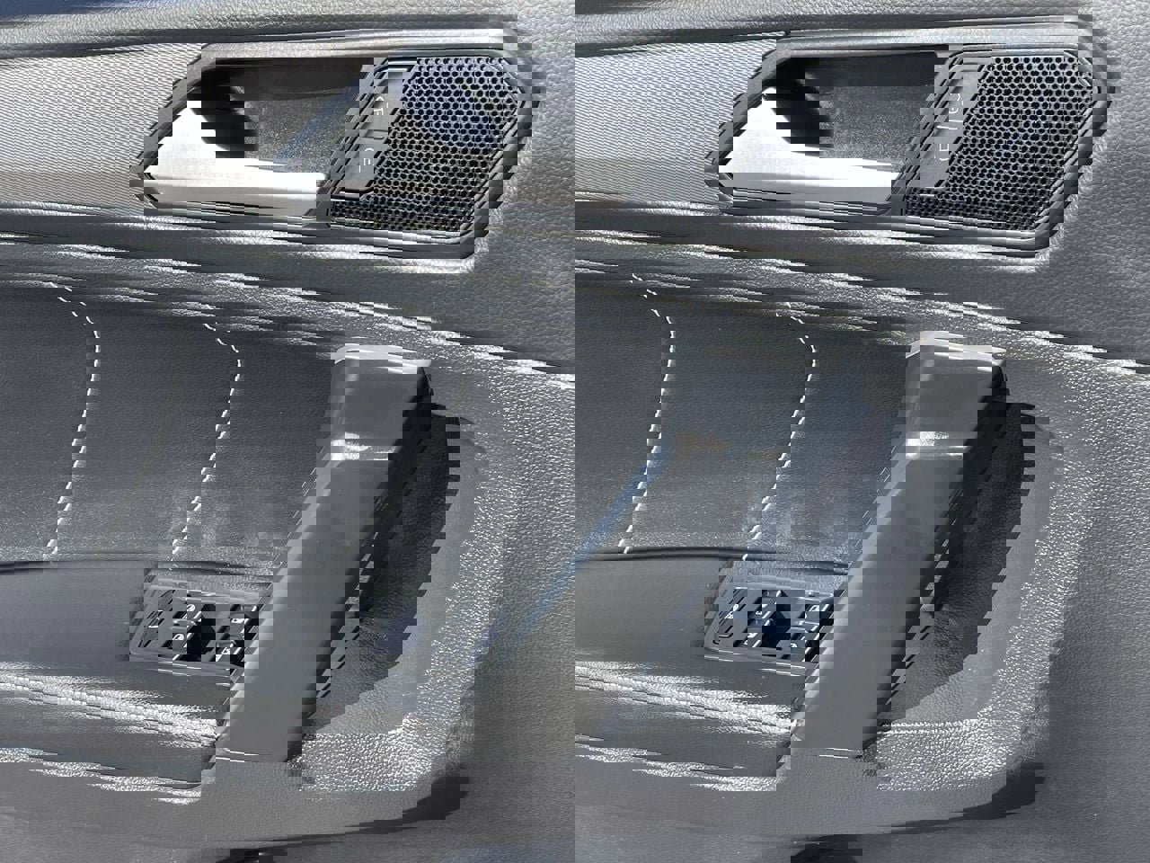 Used 2024 Volkswagen Tiguan SE image 25