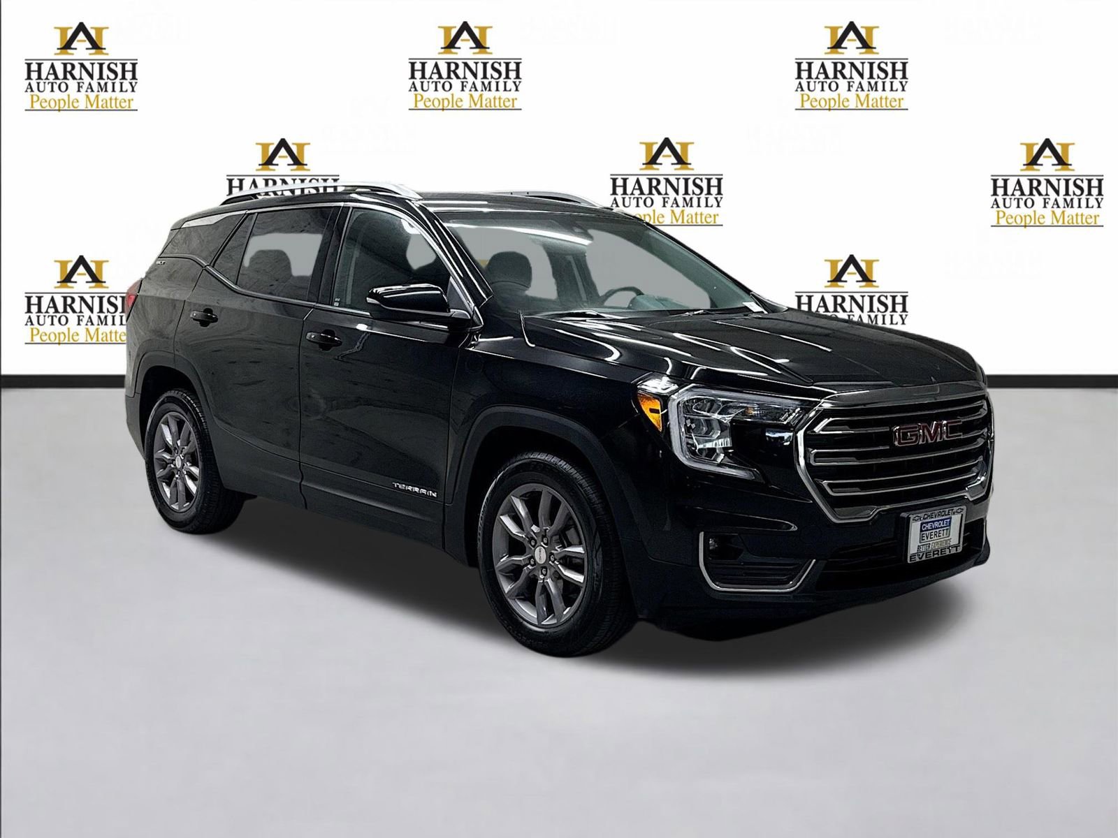 Used 2024 GMC Terrain SLT AWD/4WD image 3