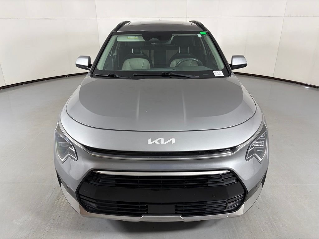 Used 2023 Kia Niro SX Touring FWD image 3