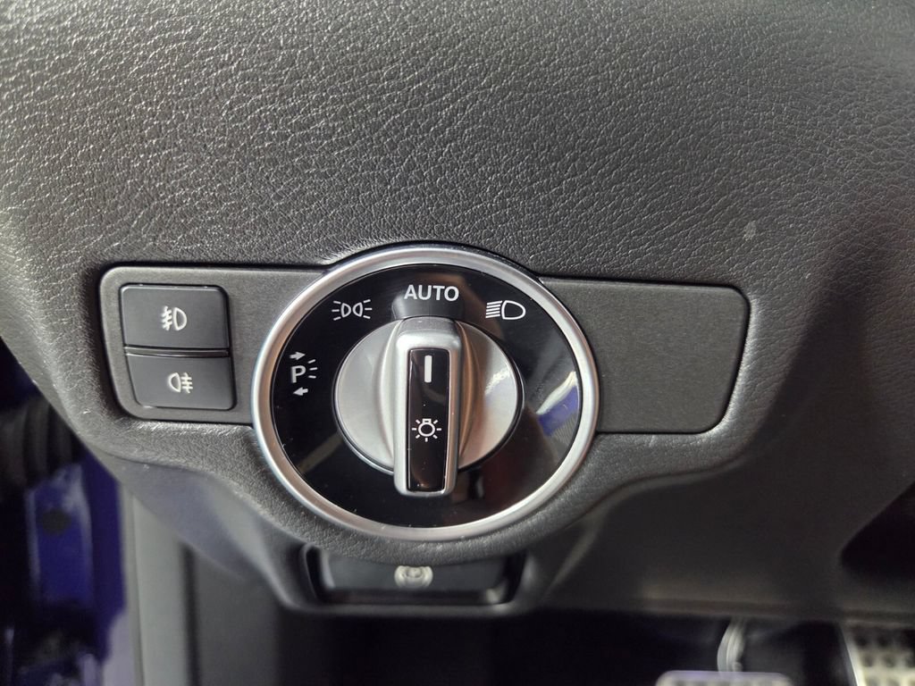 Used 2018 INFINITI QX30 Sport w/ Sport Leather Package FWD image 18