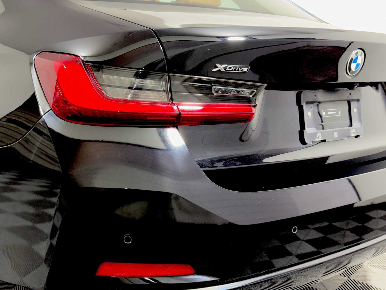 Used 2024 BMW 330i xDrive Sedan w/ Premium Package AWD/4WD image 27