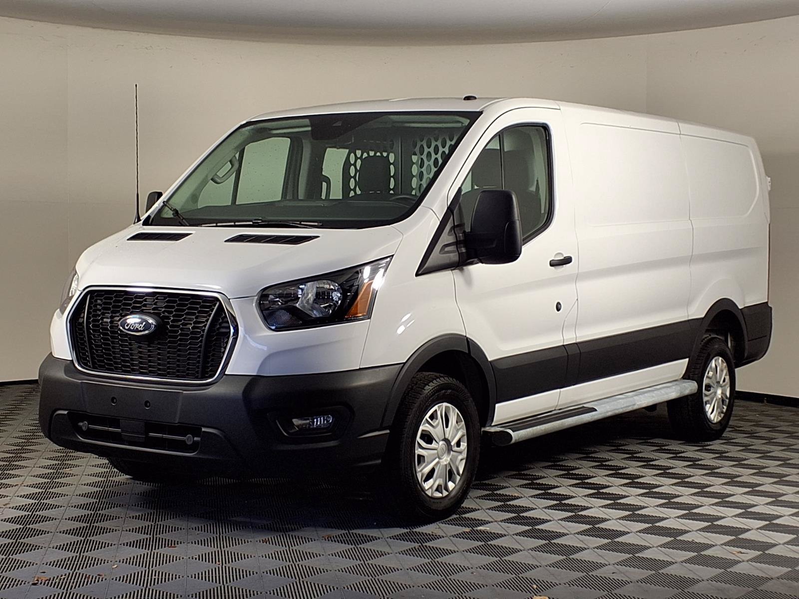 Used 2025 Ford Transit 250 Low Roof w/ Exterior Upgrade Package RWD image 3