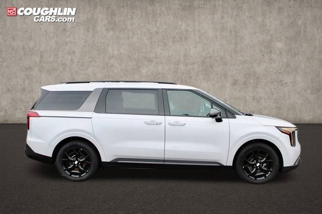 New 2025 Kia Carnival SX w/ SX Dark Edition Package image 11