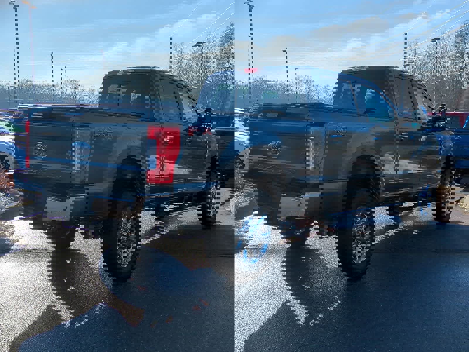 Used 2017 Ford F350 Lariat w/ Chrome Package image 8