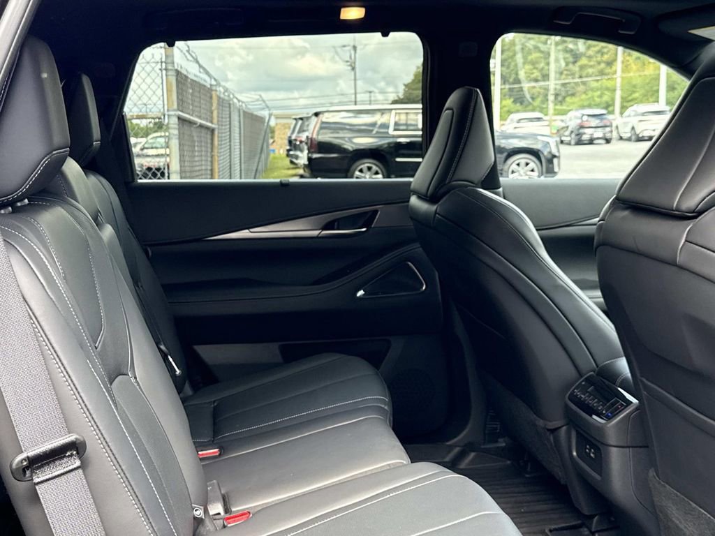 Certified 2025 INFINITI QX60 Luxe w/ Black Edition image 20