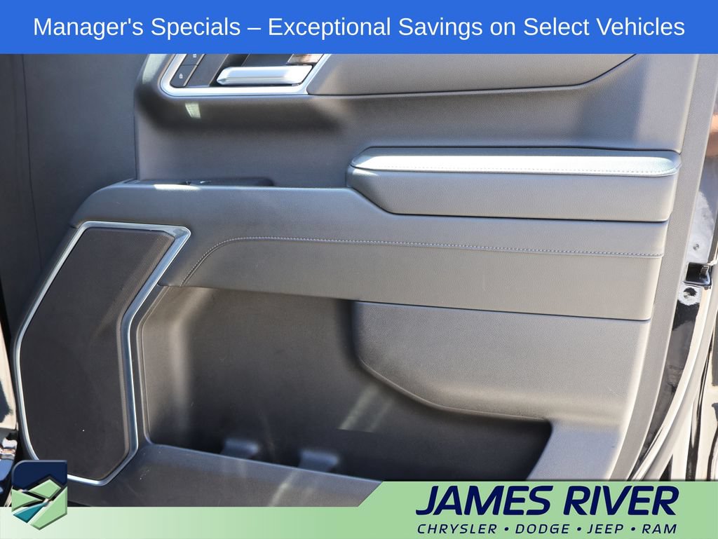 Used 2025 Chevrolet Silverado 1500 LT AWD/4WD image 8