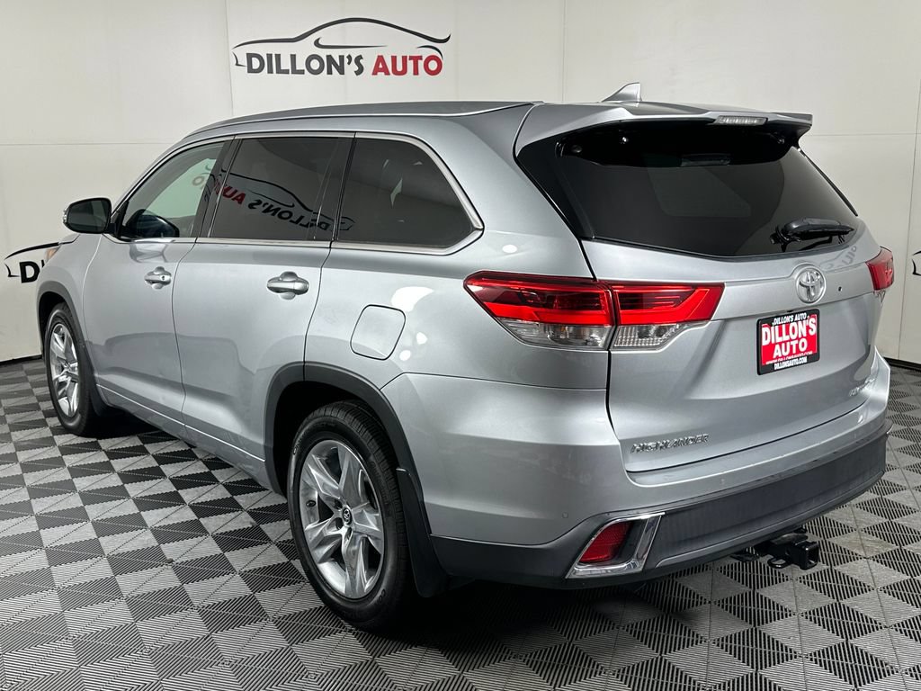 Used 2019 Toyota Highlander Limited w/ Carpet Mat Package (TMS) AWD/4WD image 4