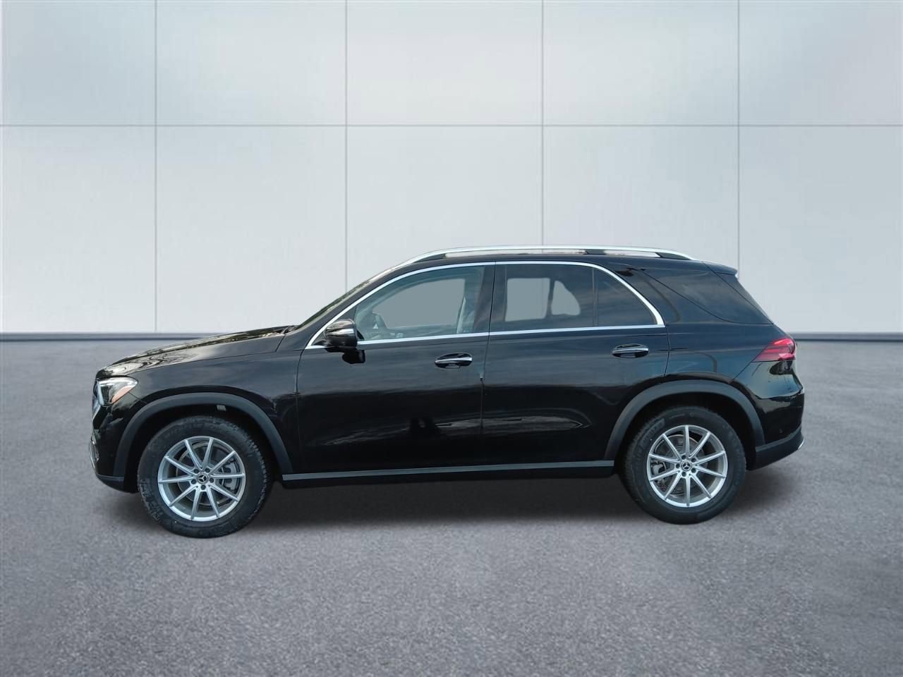Used 2025 Mercedes-Benz GLE 350 4MATIC image 2