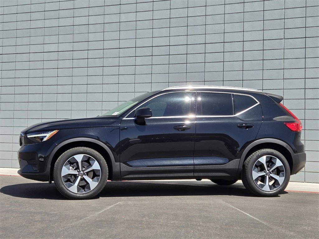 New 2025 Volvo XC40 B5 Core w/ Protection Package Premier image 2
