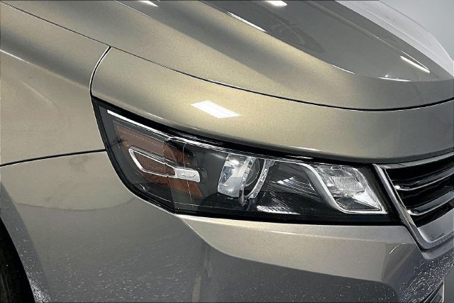 Used 2017 Chevrolet Impala Premier w/ Enhanced Convenience Package FWD image 28