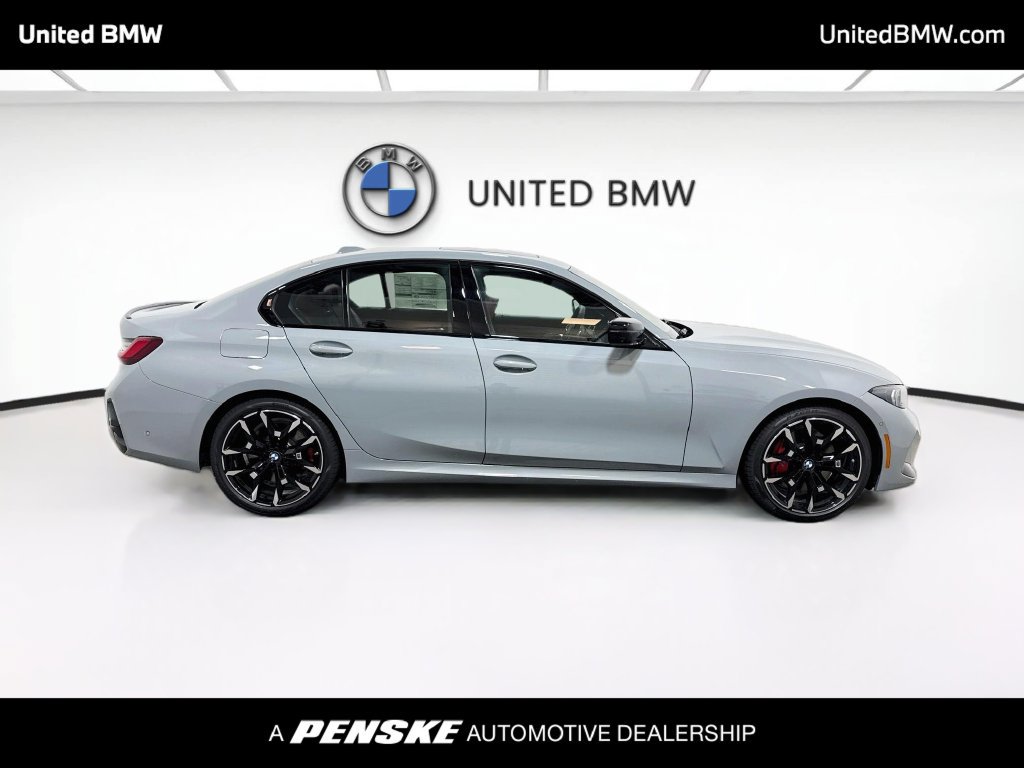 New 2026 BMW 330i Sedan w/ M Sport Package RWD image 4