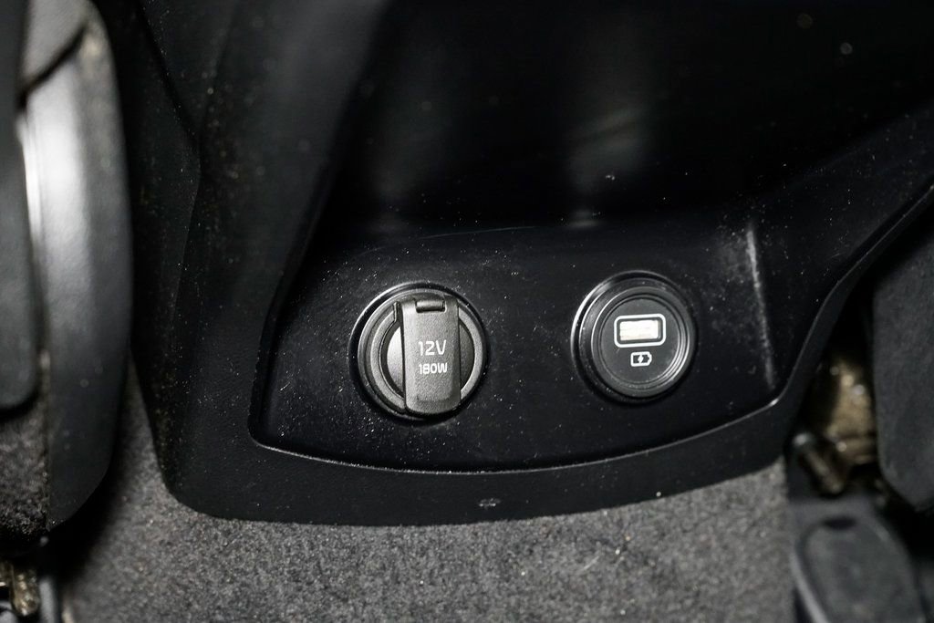 Used 2023 Kia Sorento LX image 25