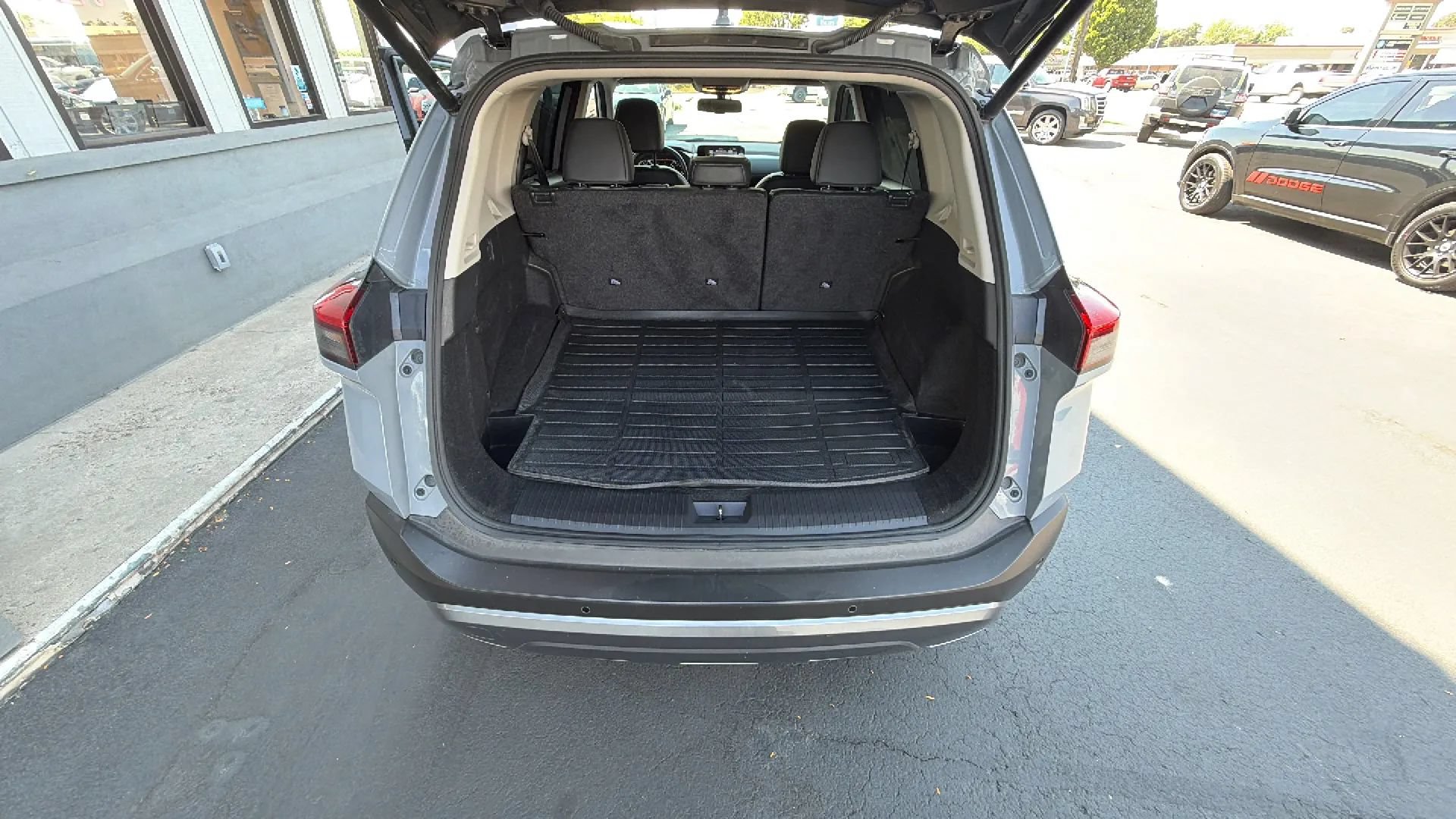Used 2023 Nissan Rogue SL w/ SL Premium Package AWD/4WD image 34