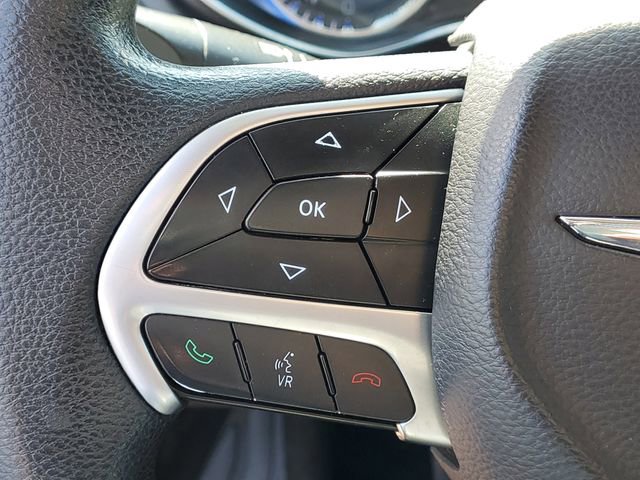 Used 2016 Chrysler 200 Limited FWD image 14