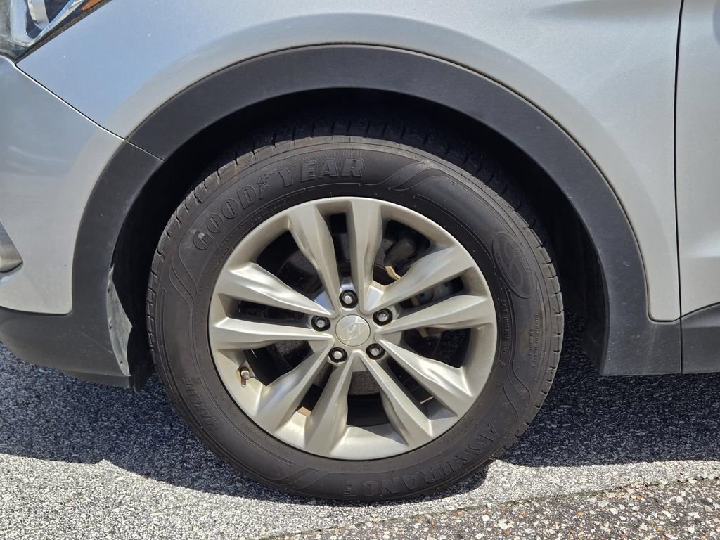 Used 2017 Hyundai Santa Fe Sport 2.0T FWD image 4