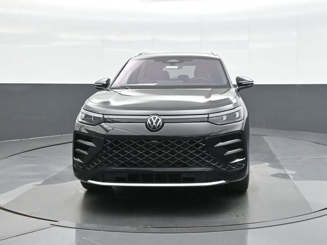 New 2026 Volkswagen Tiguan SEL R-Line AWD/4WD image 2