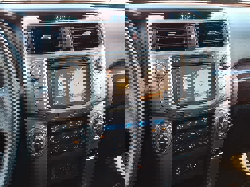 Used 2014 Toyota 4Runner Limited image 20