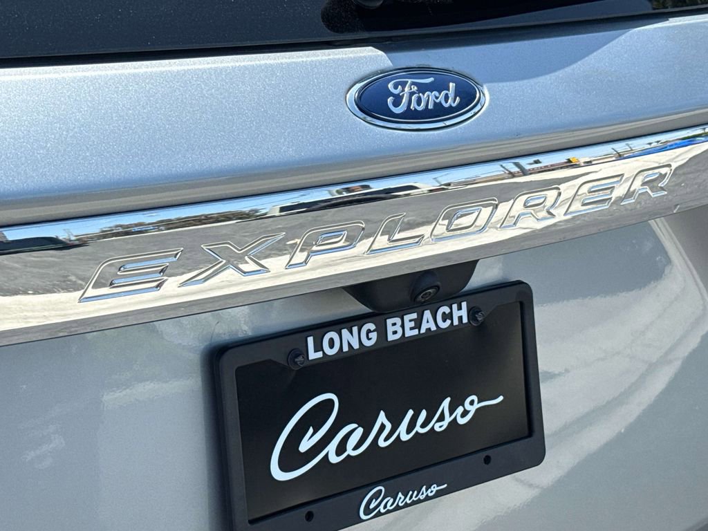 Certified 2023 Ford Explorer XLT RWD image 6